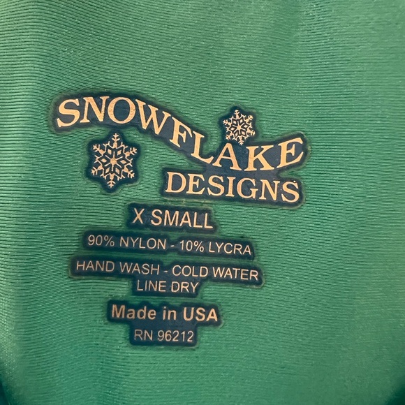 Adult leotard by snowflake designs with crystals - Picture 7 of 7